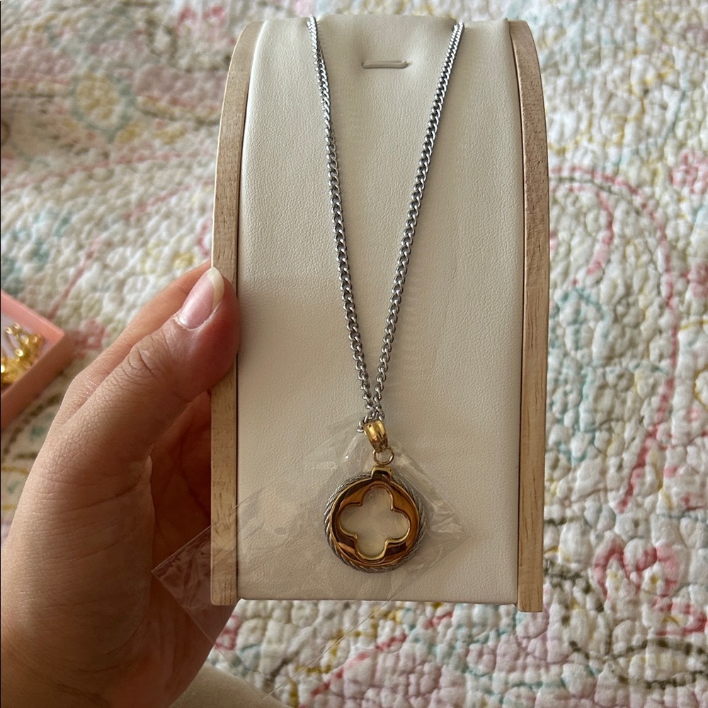 Two-Tone Clover Pendant Necklace - Gold & Silver